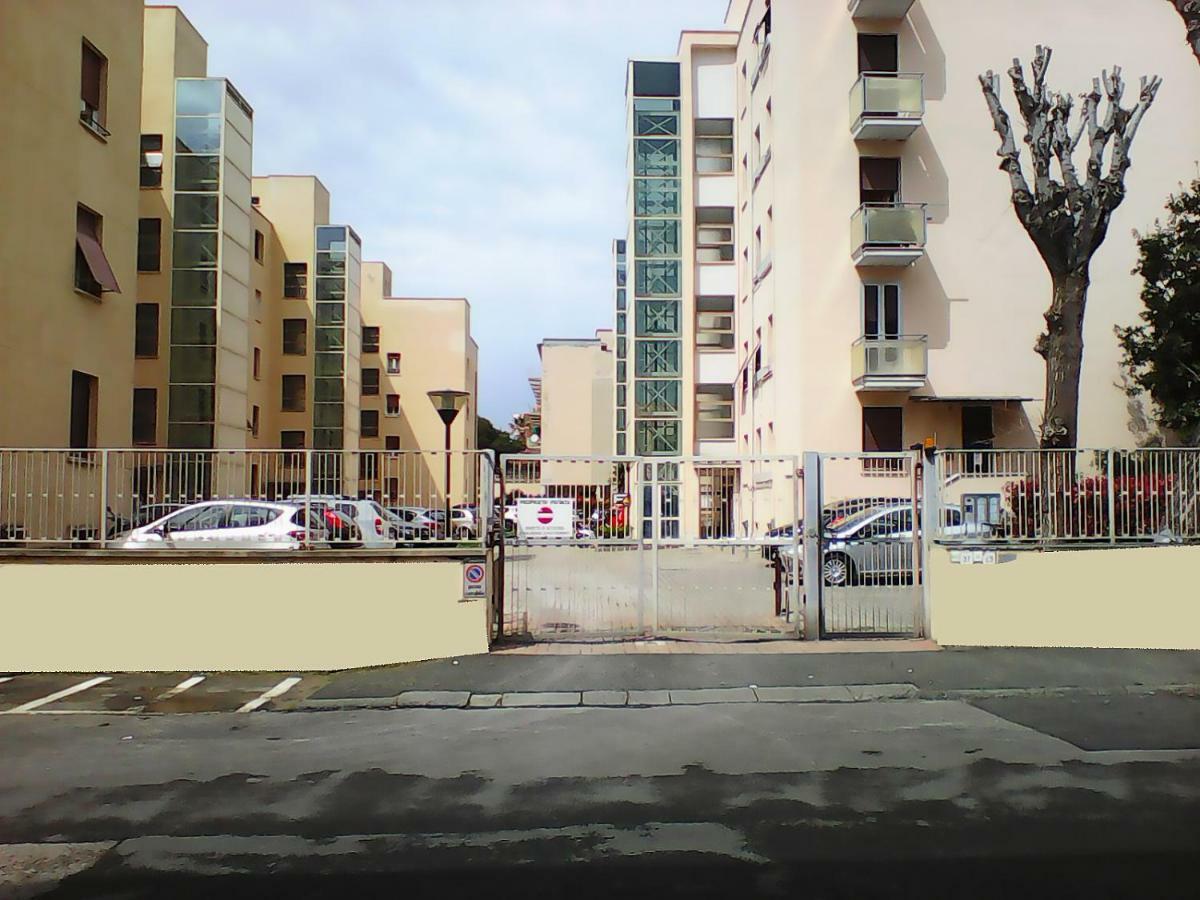 Accademia Apartment Ливорно Екстериор снимка